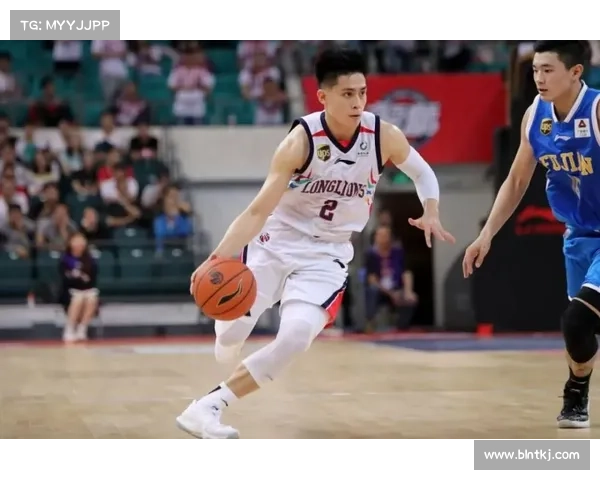 如何跟踪周琦加盟新疆篮球队的最新进展和动态